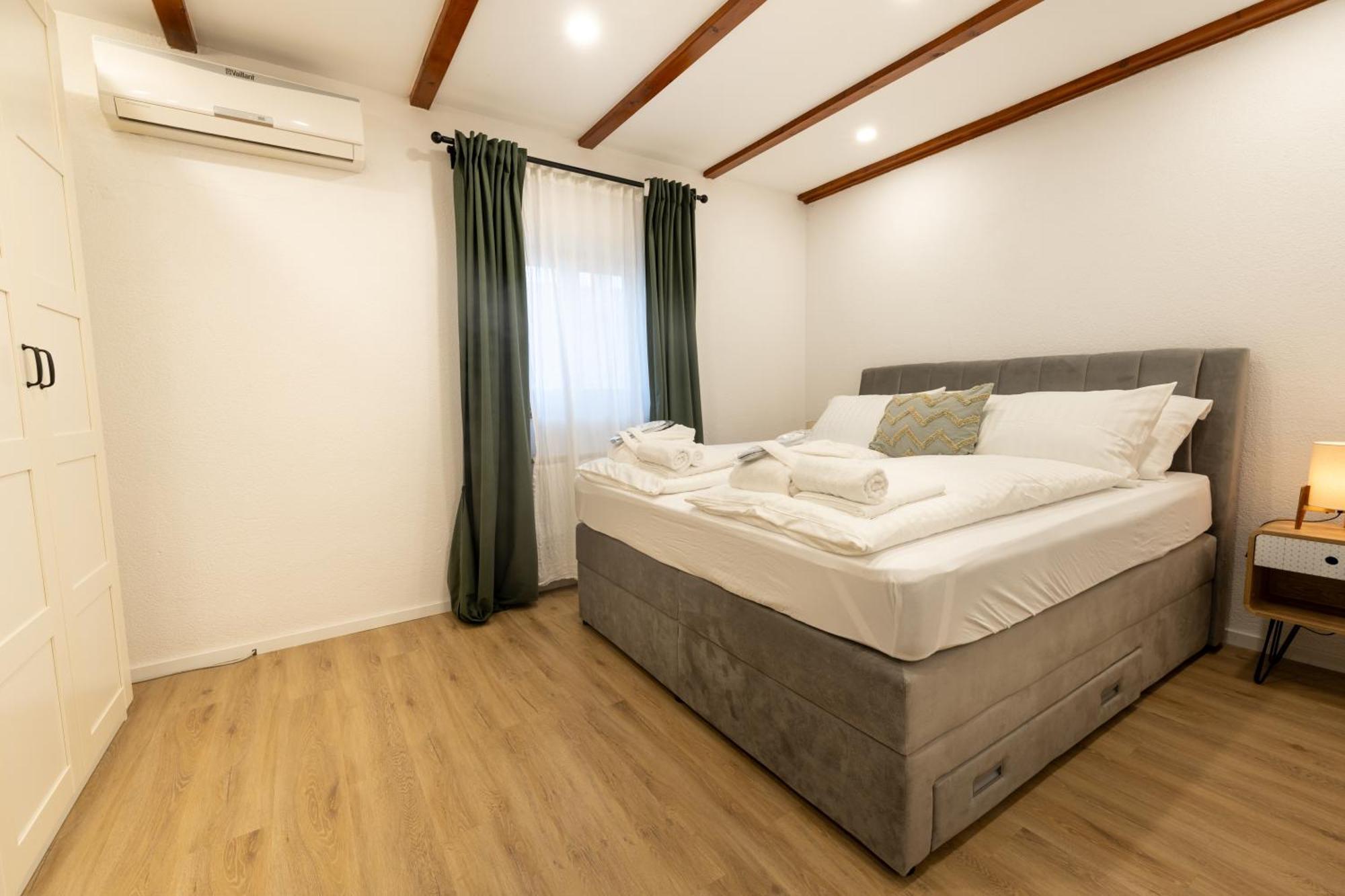 Hotel Maslina Seget  Bagian luar foto